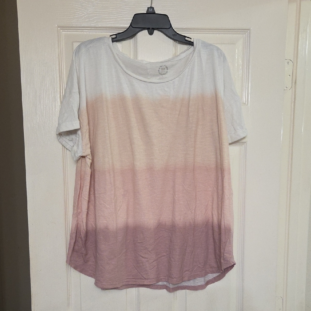 Elegant Ombre Pink and White Short Sleeve Top